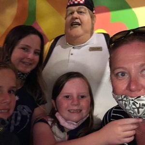 Meet your Posher, Loretta